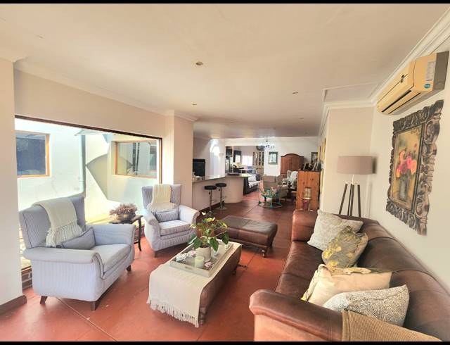 4 BEDROOM HOUSE FOR SALE IN ZAMBEZI COUNTRY ESTATE